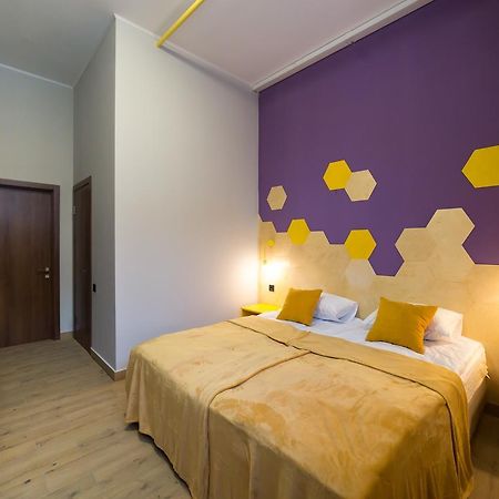 Hotel Bee Station Kiev Exterior foto