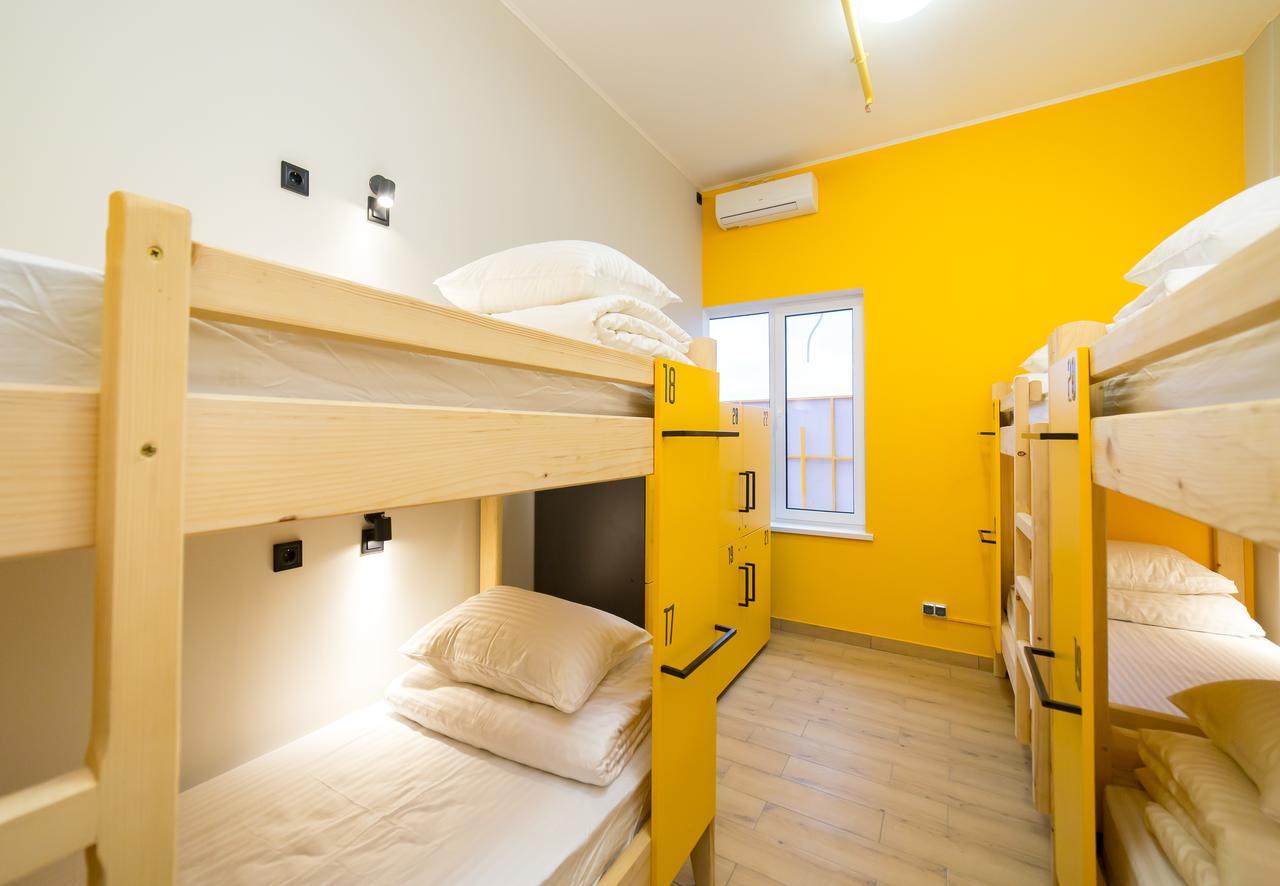 Hotel Bee Station Kiev Exterior foto