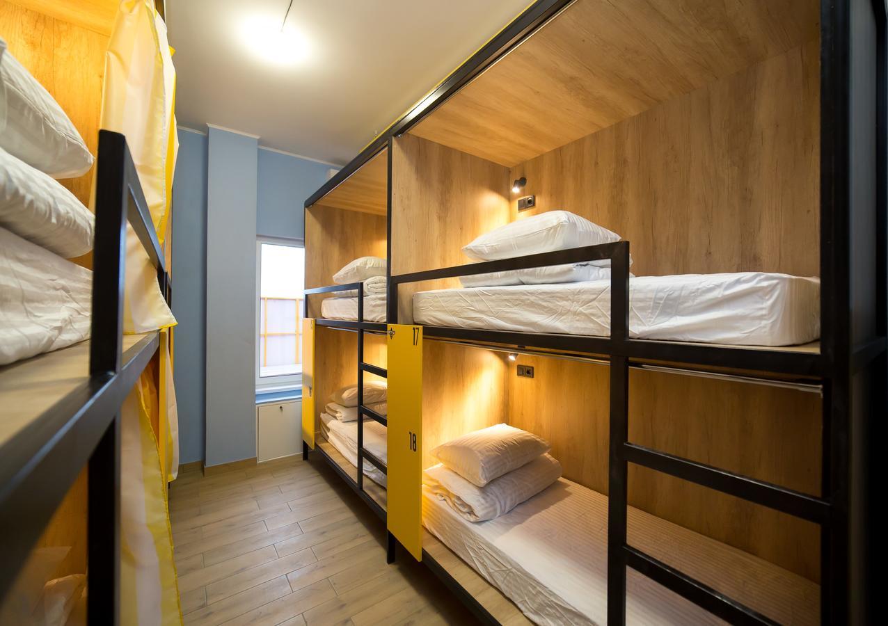 Hotel Bee Station Kiev Exterior foto