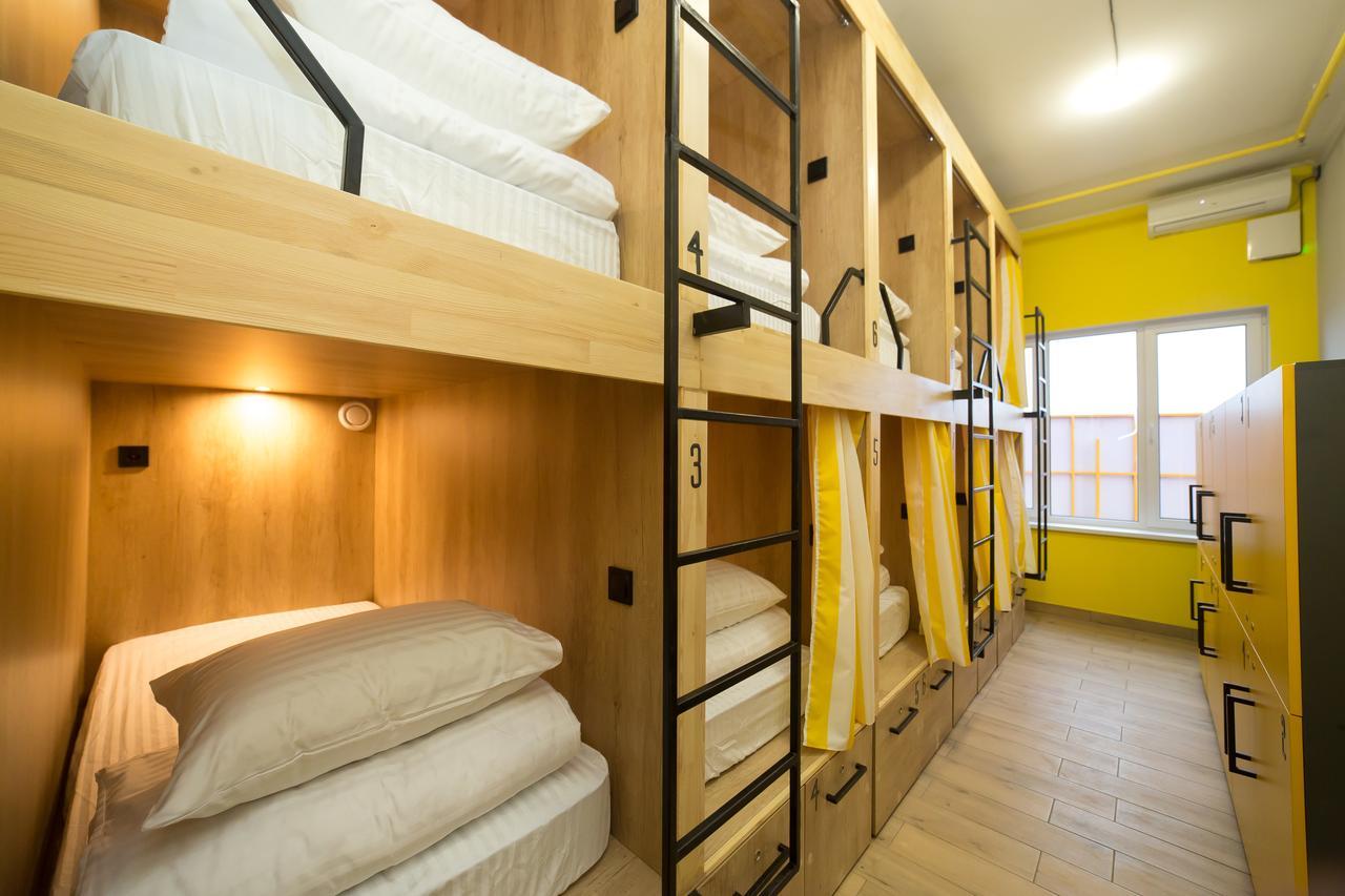 Hotel Bee Station Kiev Exterior foto