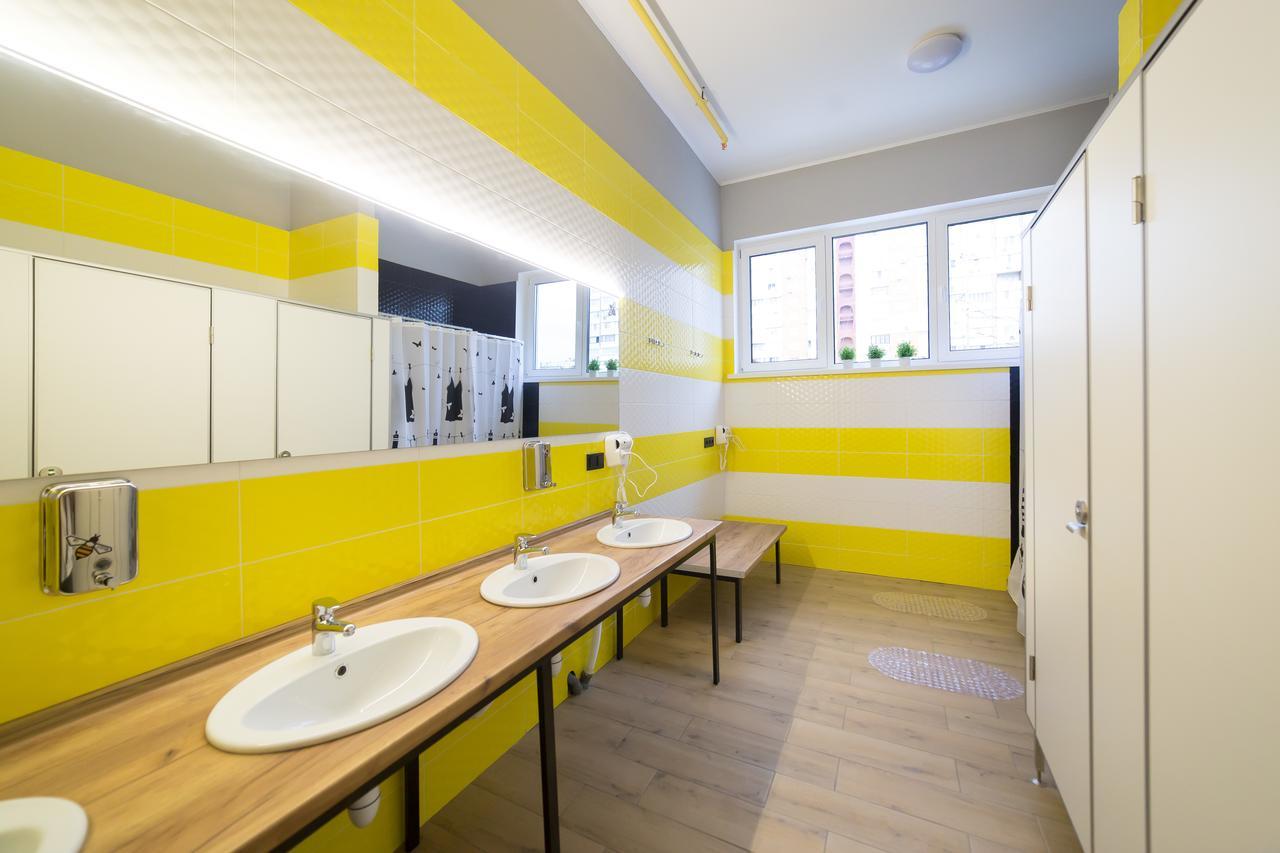 Hotel Bee Station Kiev Exterior foto